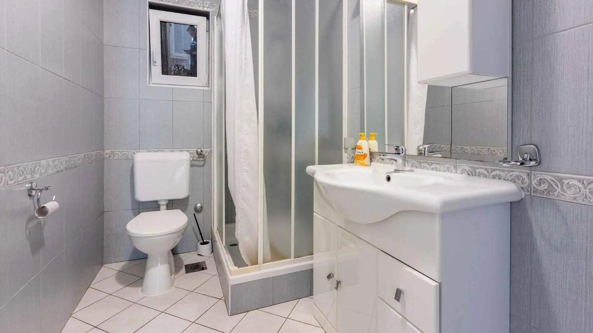 Apartment In Crikvenica 42451