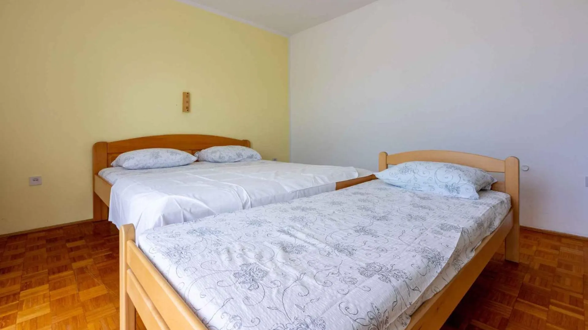 Apartment In Crikvenica 42451