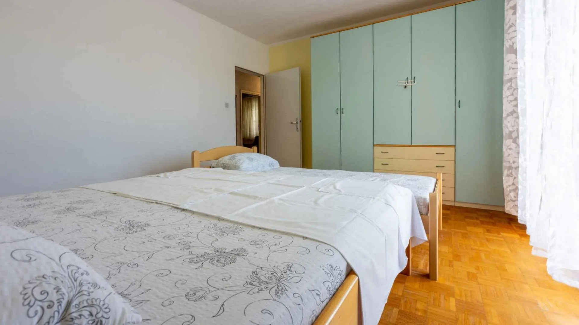 Apartment In Crikvenica 42451